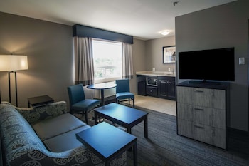 Suite, 1 King Bed, Fireplace, Lake View