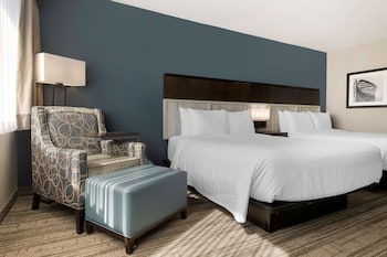 Standard Room, 2 Queen Beds, Non Smoking, Lake View (Pet Friendly)