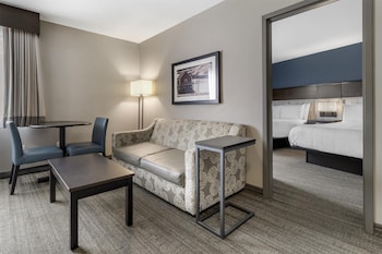 Standard Room, 2 Queen Beds, Refrigerator & Microwave, Lake View