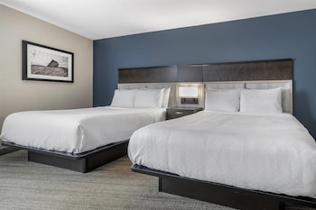 Standard Room, 2 Queen Beds, Refrigerator & Microwave, Lake View