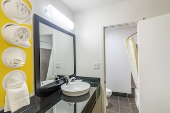 Standard Room, Multiple Beds, Non Smoking, Refrigerator & Microwave