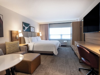 Studio Suite, 1 King Bed, Non Smoking, Kitchen (Transfer Shower)