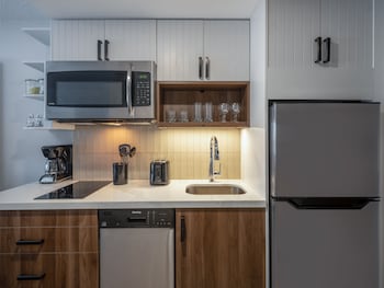 Standard Suite, Kitchen