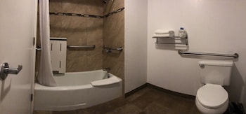 Standard Room, 1 Queen Bed, Accessible, Bathtub