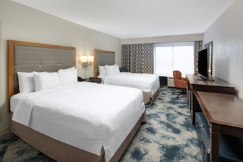 Standard room with two double beds