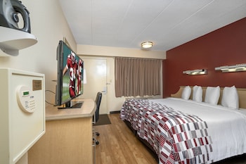 Standard Room, 1 King Bed (First Floor - Smoke Free)