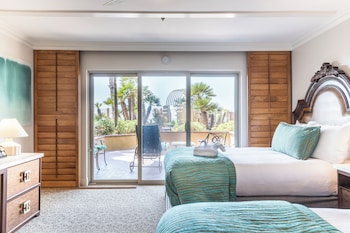 Standard Room, 2 Queen Beds, Partial Ocean View