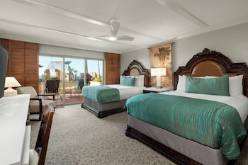 Standard Room, 2 Queen Beds, Partial Ocean View