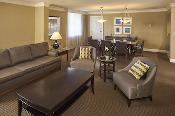 Room (Parlor)