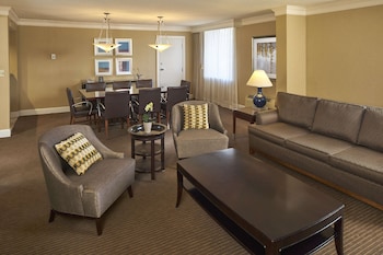 Room (Parlor)