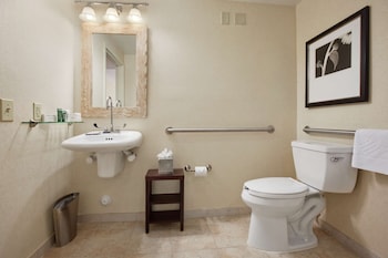 Executive Room, 2 Double Beds, Accessible, Bathtub (Mobility/Hearing)