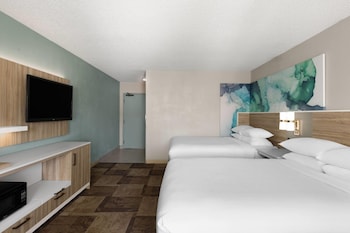 Room, 2 Queen Beds, Non Smoking