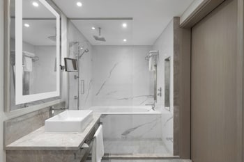 Executive Suite (Lounge Access)