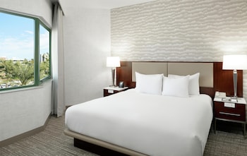 Premium One Bedroom Suite - King Bed & Sofa Bed