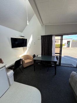 Queen Studio