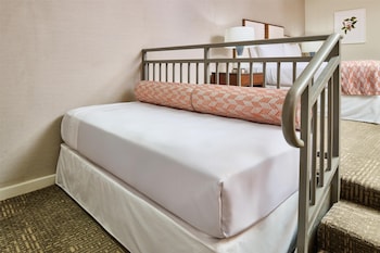 Premium Room, Ground Floor (Courtyard, 1 King Bed)