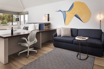 Standard Room, 1 King Bed, Ocean View