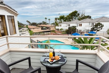 Standard Room, 1 King Bed, Ocean View