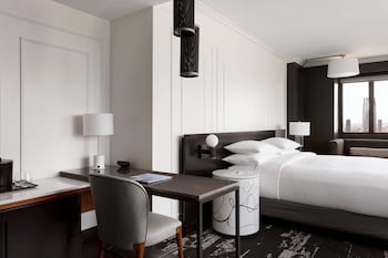 Junior Suite, 1 King Bed with Sofa bed