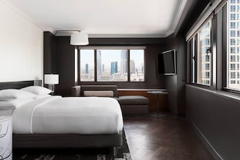 Junior Suite, 1 King Bed with Sofa bed