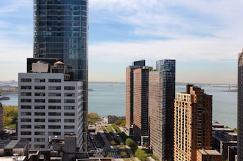 Deluxe Room, 1 King Bed, Harbor View (Mobility Accessible, Roll-In Shower)