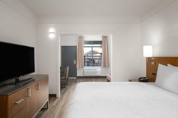Studio Suite, 1 King Bed, Non Smoking