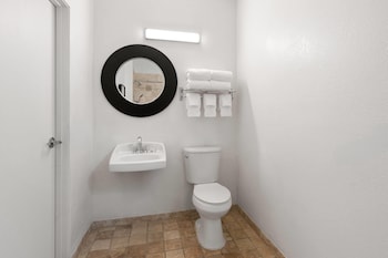 Suite, 1 King Bed, Mobility Accessible (Hearing, Shower w/Grab Bars)