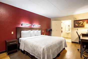 Deluxe Room, 1 King Bed, Accessible (Smoke Free)