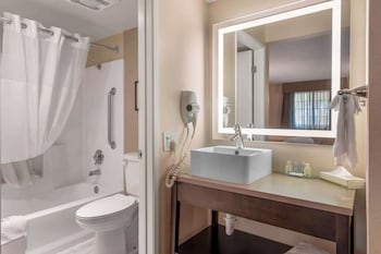 Suite, 1 Queen Bed with Sofa bed, Non Smoking