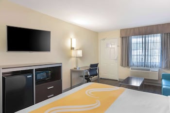 Suite, 1 Queen Bed with Sofa bed, Non Smoking