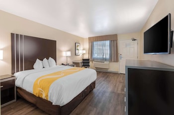 Standard Room, 1 Queen Bed, Accessible Tub, Non Smoking
