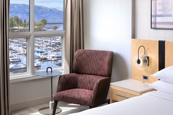 Room, 1 King Bed, Lake View