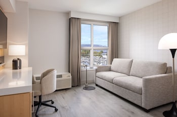 Room, 1 King Bed with Sofa bed, Lake View