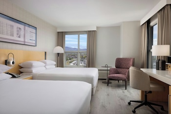 Room, 2 Queen Beds, Lake View
