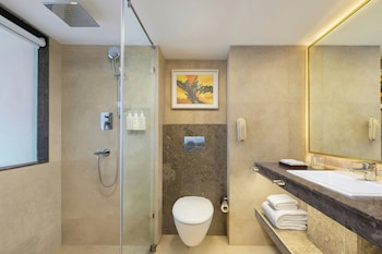 Executive Suite Garden View, Club lounge access