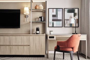 Room, 1 King Bed, Mobility Accessible, Valley View (Desert Skyline)