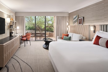 Room, 1 King Bed, Mobility Accessible, Valley View (Desert Skyline)