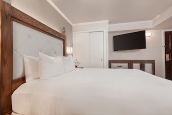 Luxe Queen Room