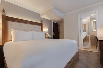 Luxe King Room