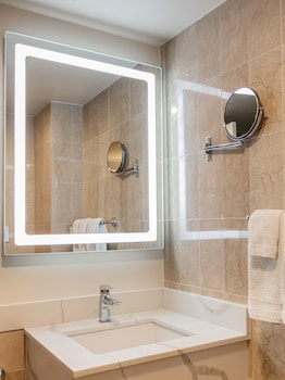 Luxe King Room