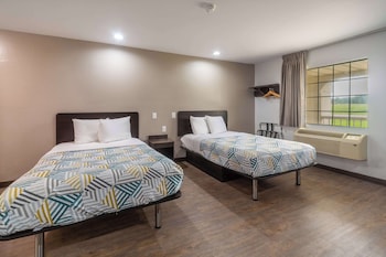 Deluxe Room, 2 Double Beds, Roll-in Shower, Non Smoking