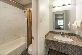 Deluxe Room, 1 King Bed, Accessible Bathtub, Non Smoking