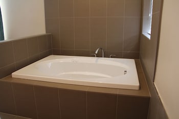 Studio Suite, 1 King Bed, Non Smoking