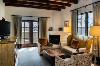 Suite, 1 Bedroom, Fireplace