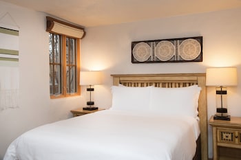 Studio, 1 Queen Bed, Fireplace (Fireplace)