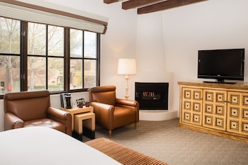 Room, 1 King Bed, Fireplace (Fireplace)