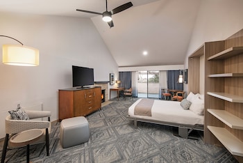 Standard Studio, Balcony or Terrace, Golf View