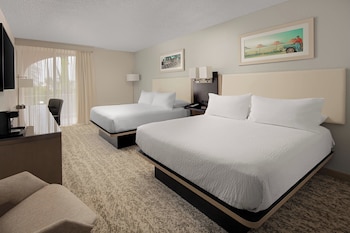 Room, 2 Queen Beds, Hearing Accessible (Accessible Bathtub)