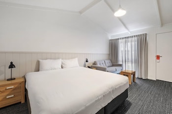 Courtyard King Room