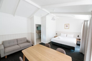 Courtyard Family Room